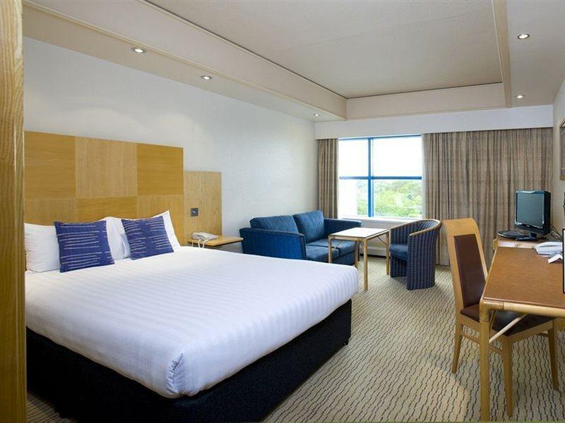 Sandman Signature London Gatwick Hotel Κρόουλι Εξωτερικό φωτογραφία