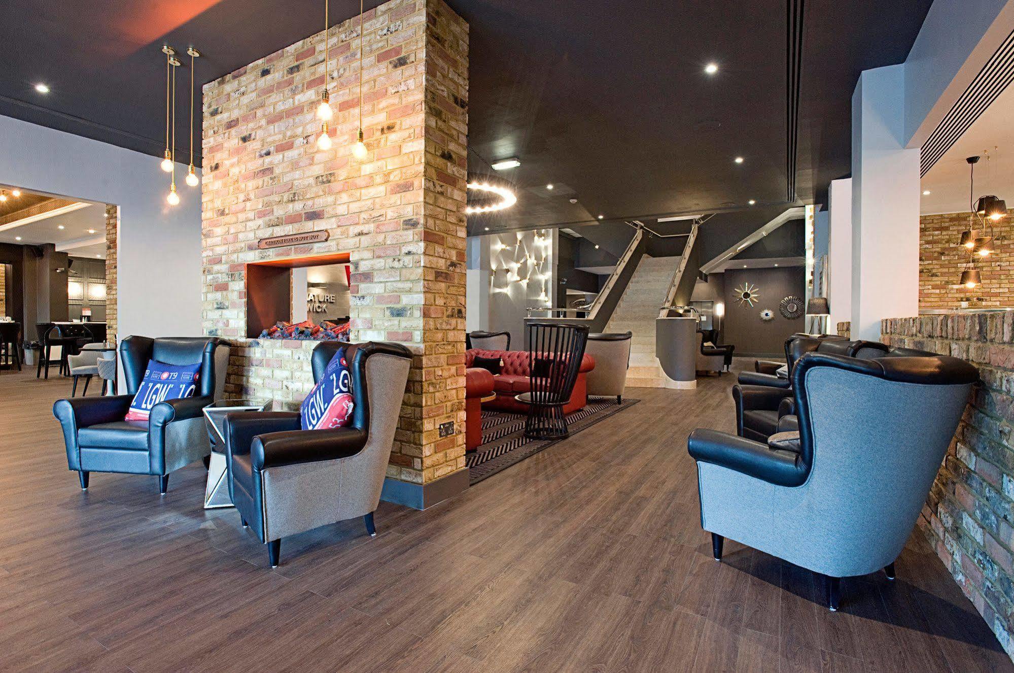 Sandman Signature London Gatwick Hotel Κρόουλι Εξωτερικό φωτογραφία