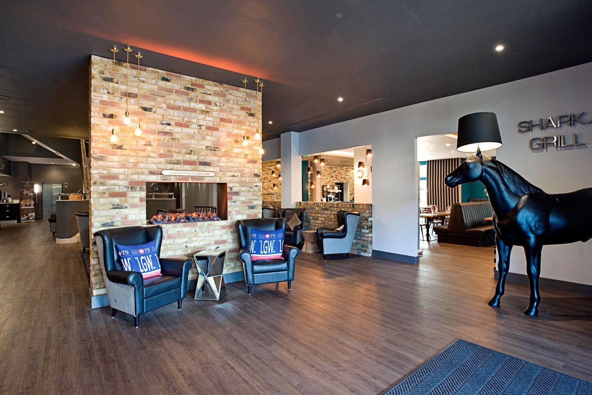 Sandman Signature London Gatwick Hotel Κρόουλι Εξωτερικό φωτογραφία
